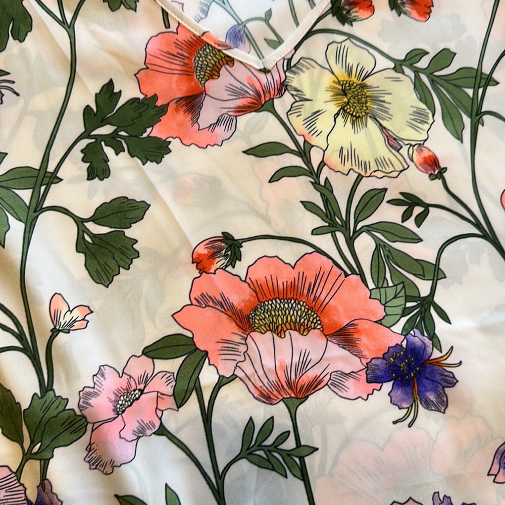 Express Floral V-Neck Tunic in Cream with Pink, Purple & Green - Picture 3 of 3